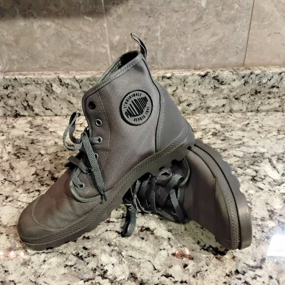 Palladium High Tops Size 8.5 Mens Unisex - Picture 1 of 6
